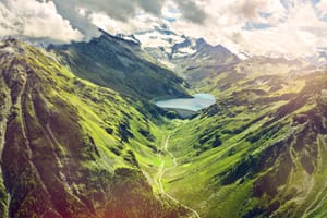 Cooperation and innovation for the development of an Alpine destination and the pursuit of deseasonalization: A case study of the Val d’Anniviers tourist destination in the Valais, Switzerland