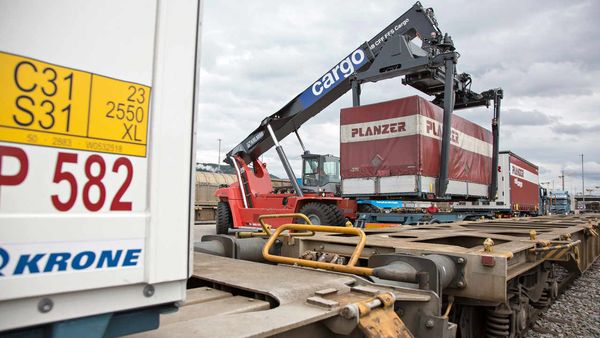 Kombinierter Verkehr bei Binnentransporten