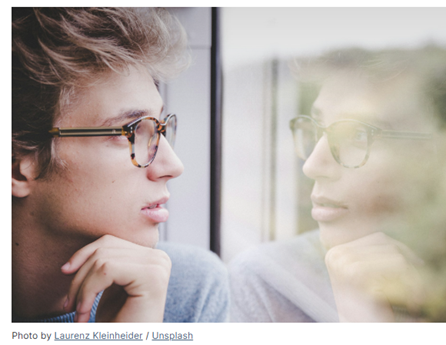 Evaluating Features of Conversational  Agents to Enhance Student Reflective Learning